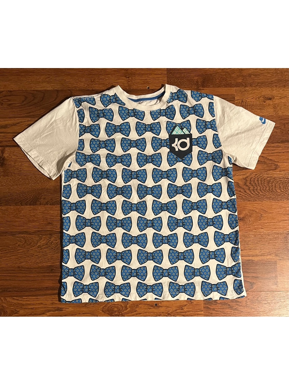Nike KD White and Blue Bow Tie Pattern T-Shirt XL